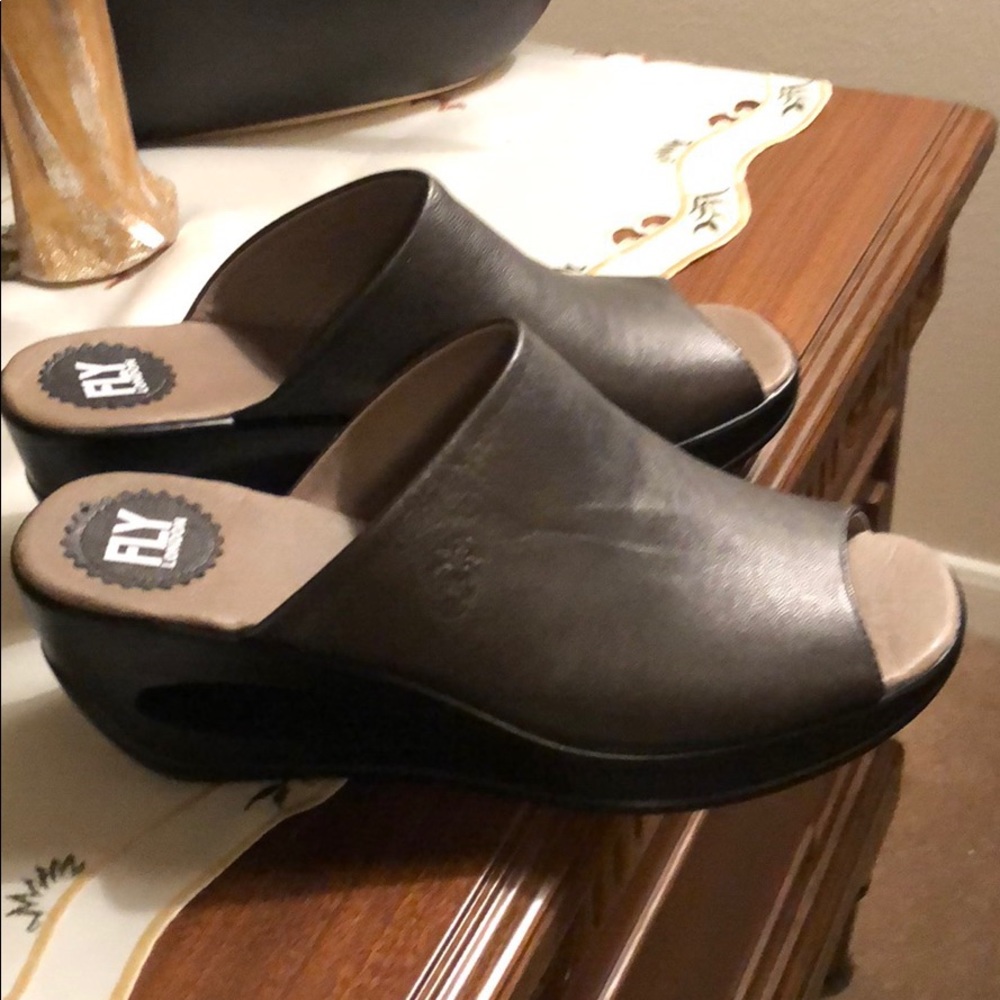 Leather FLY LONDON Peep Toe Mules 10